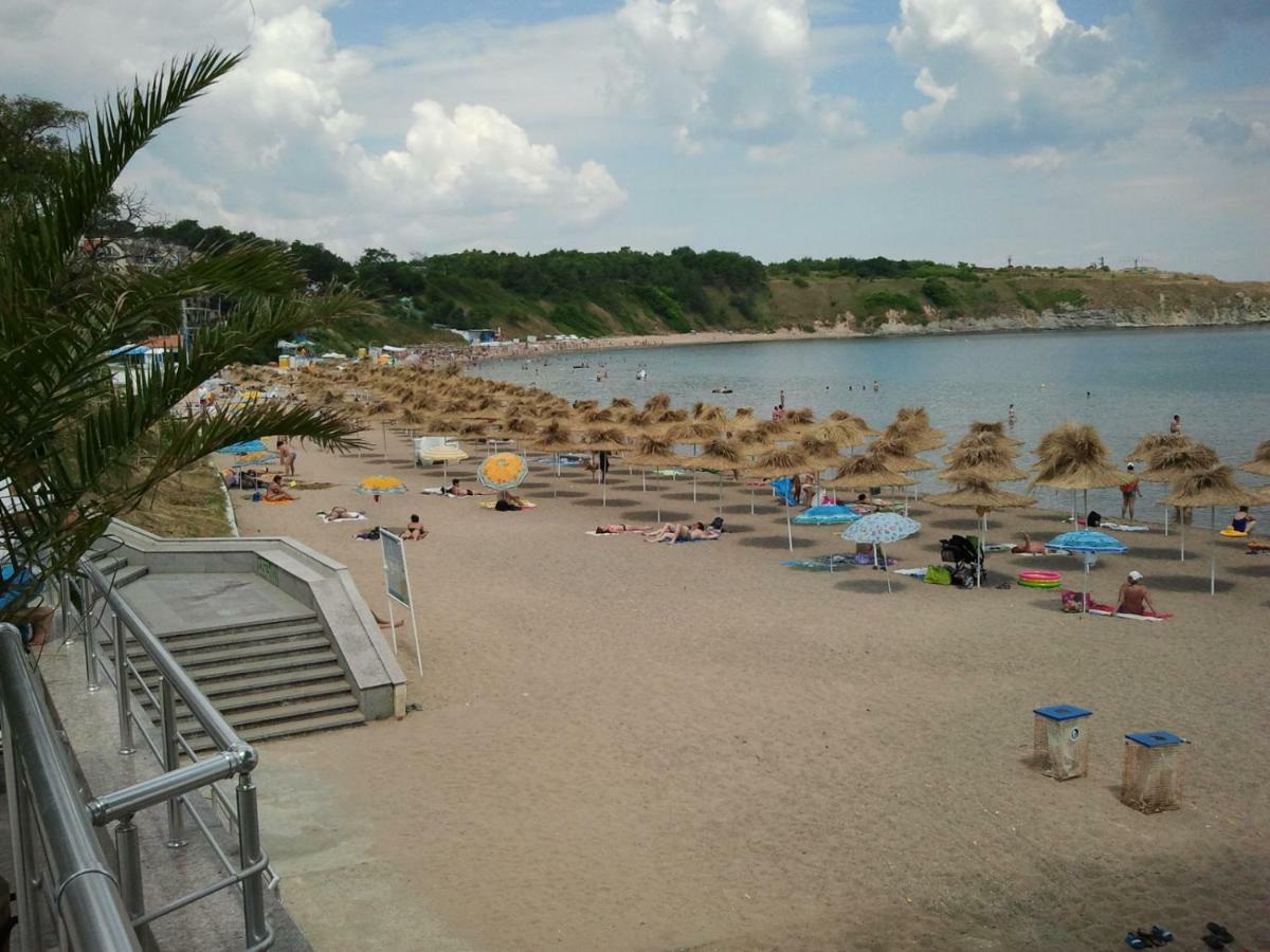 Vila Riviera Chernomorets Luaran gambar